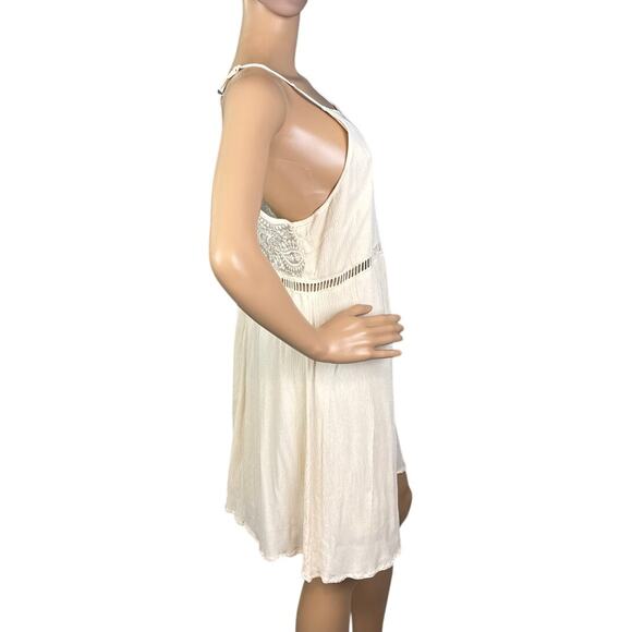 Shyanne Cream Midi Dress - Picture 2 of 9